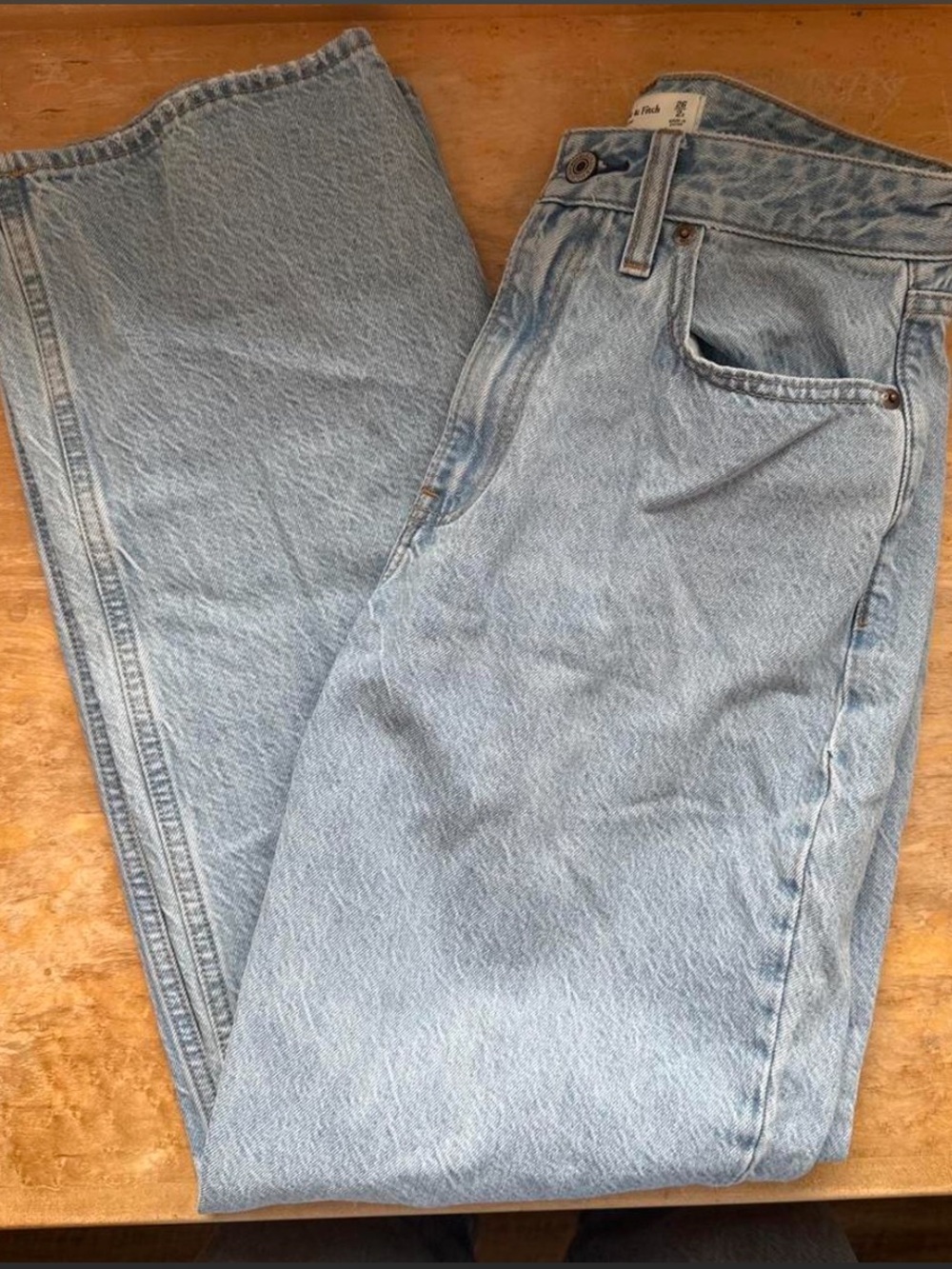 Abercrombie & Fitch Light Wash High-Rise Women’s Jeans